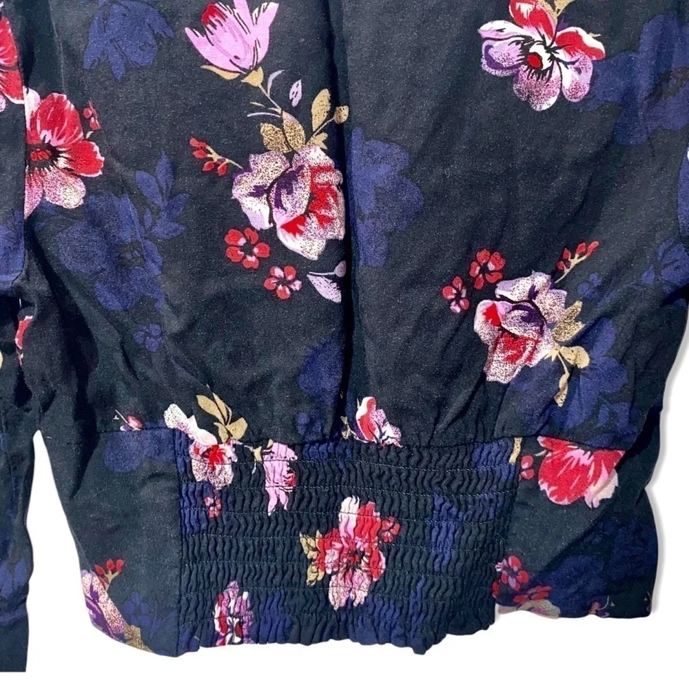 Wild Fable V-Neck Long Sleeve Floral Crop Top Size XS NWOT - Picture 4 of 5